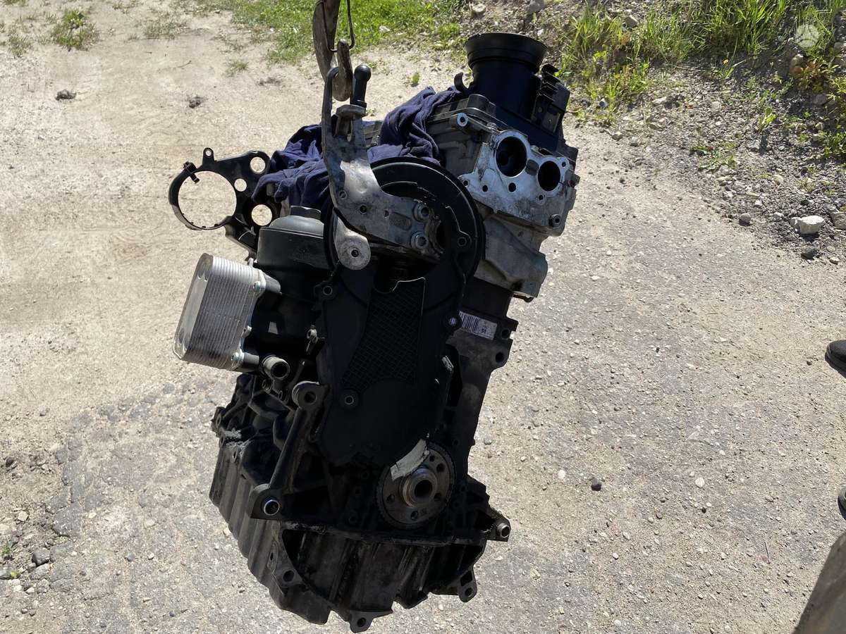 Volkswagen Passat engine
