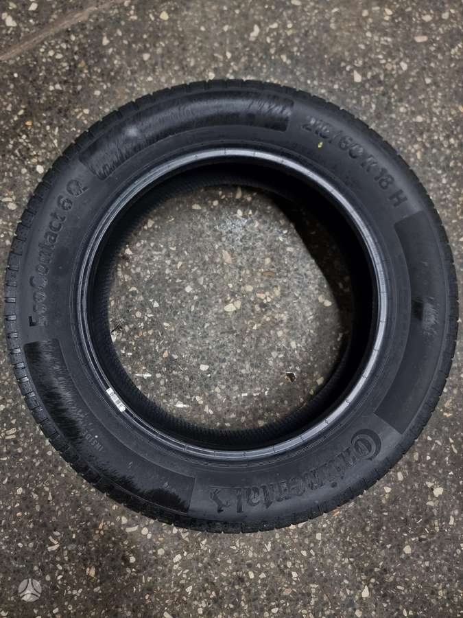 Continental, vasaras 215/60 R18