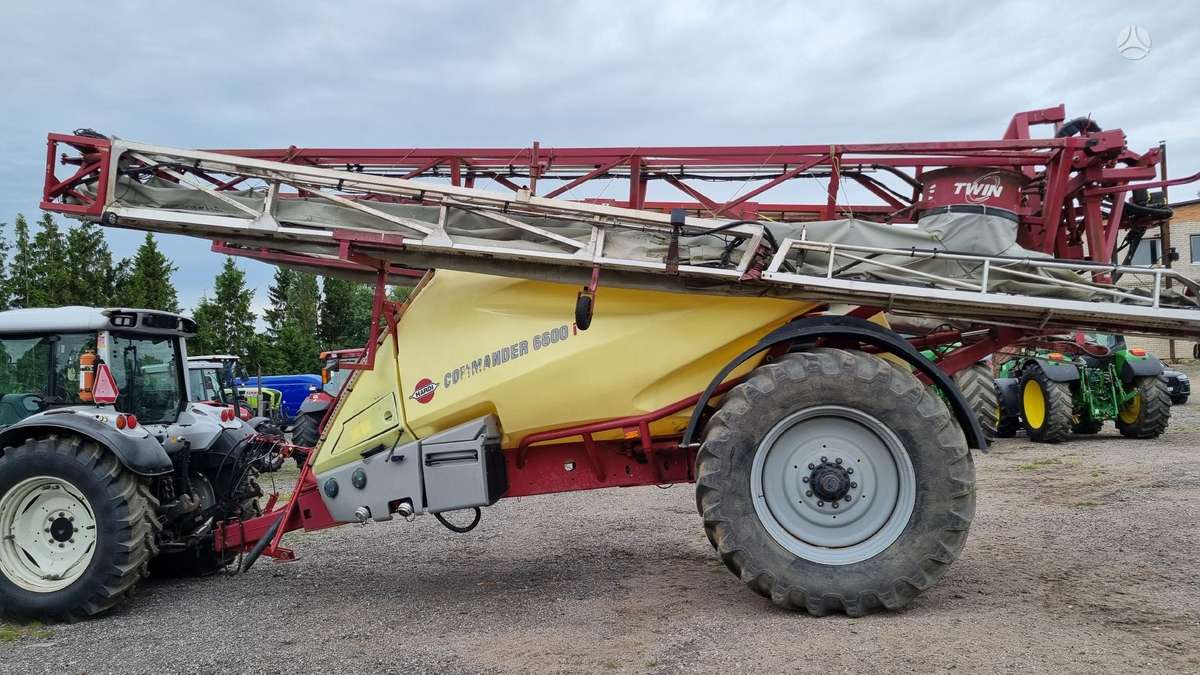 Hardi COMMANDER 6600L, 36m., разбрызгиватели