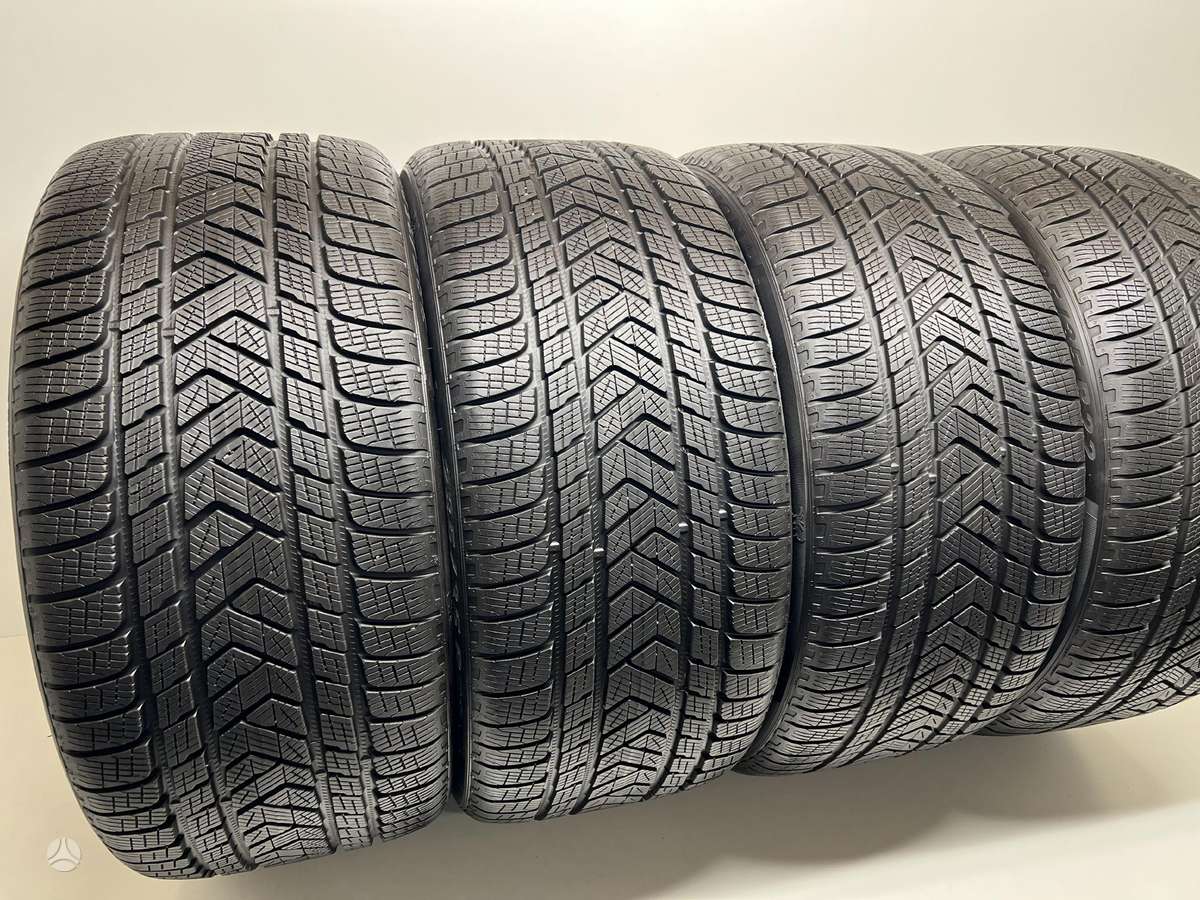 Pirelli Scorpion Winter 98% 2022m, winter 285/35 R22