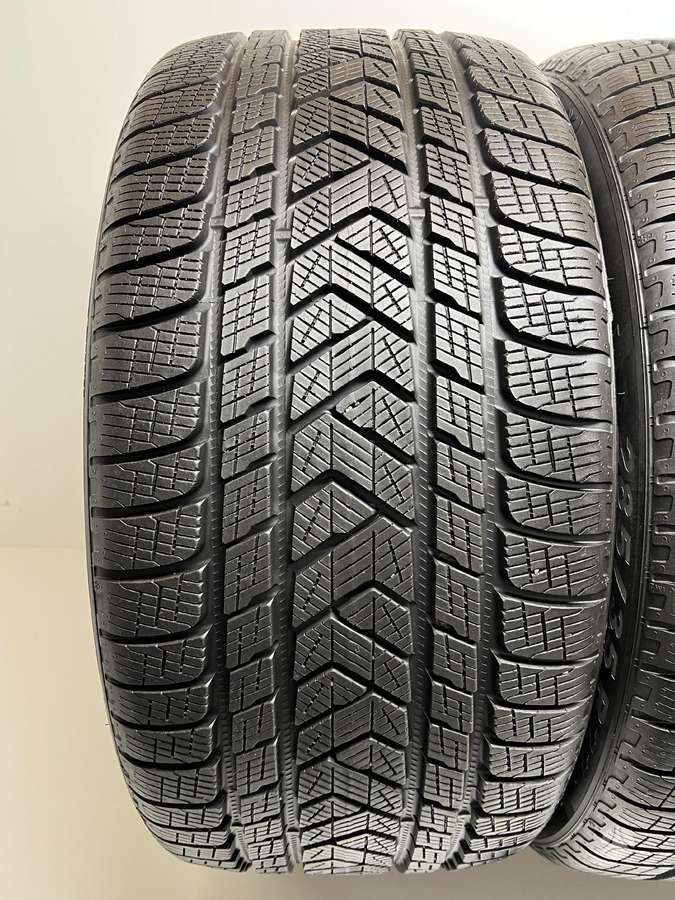Pirelli Scorpion Winter 98% 2022m, winter 285/35 R22