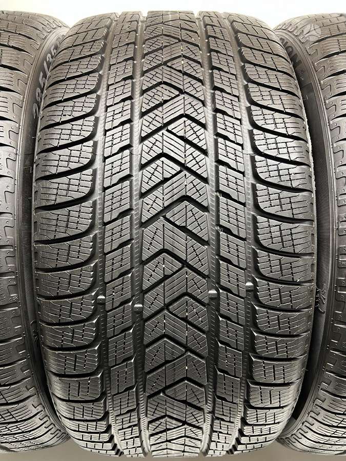 Pirelli Scorpion Winter 98% 2022m, winter 285/35 R22