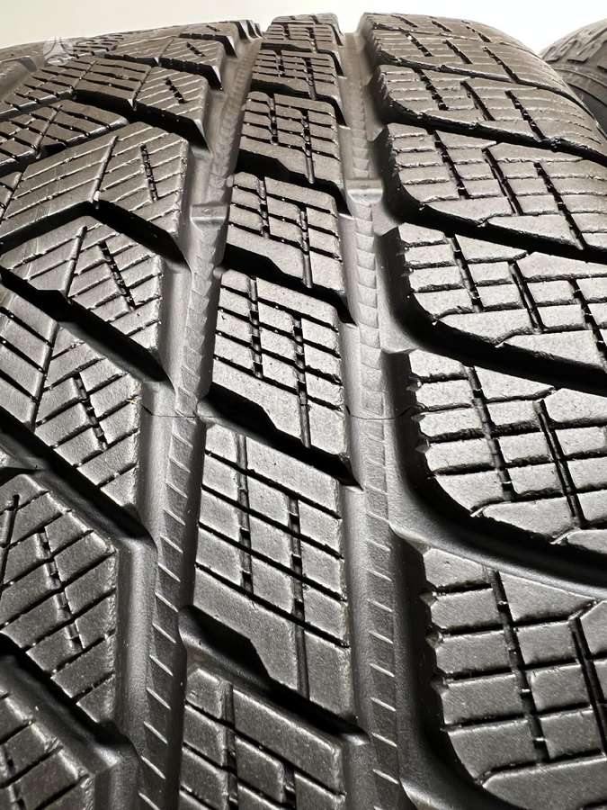 Pirelli Scorpion Winter 98% 2022m, winter 285/35 R22