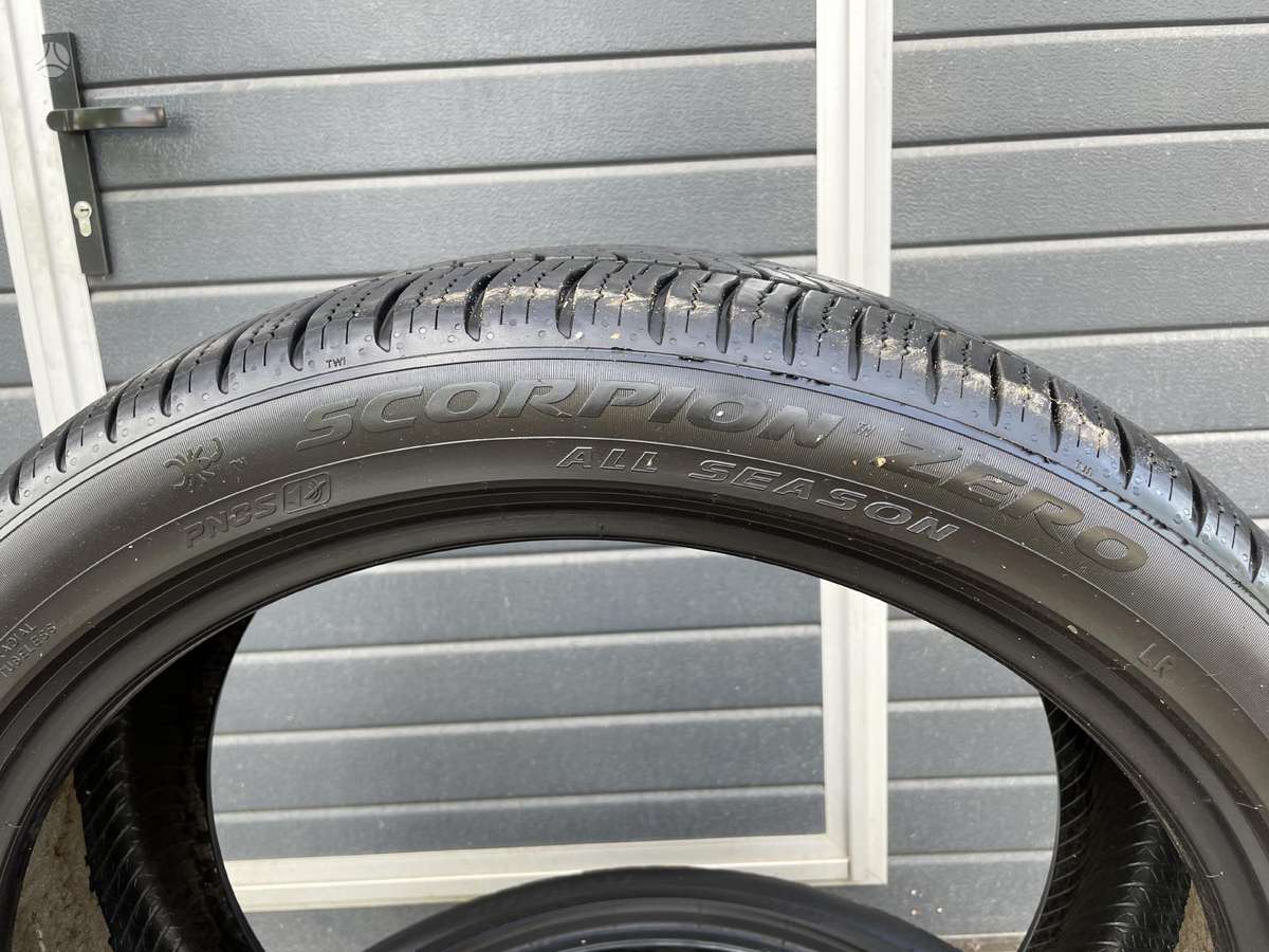 Pirelli Scorpion Zero, winter 275/40 R23