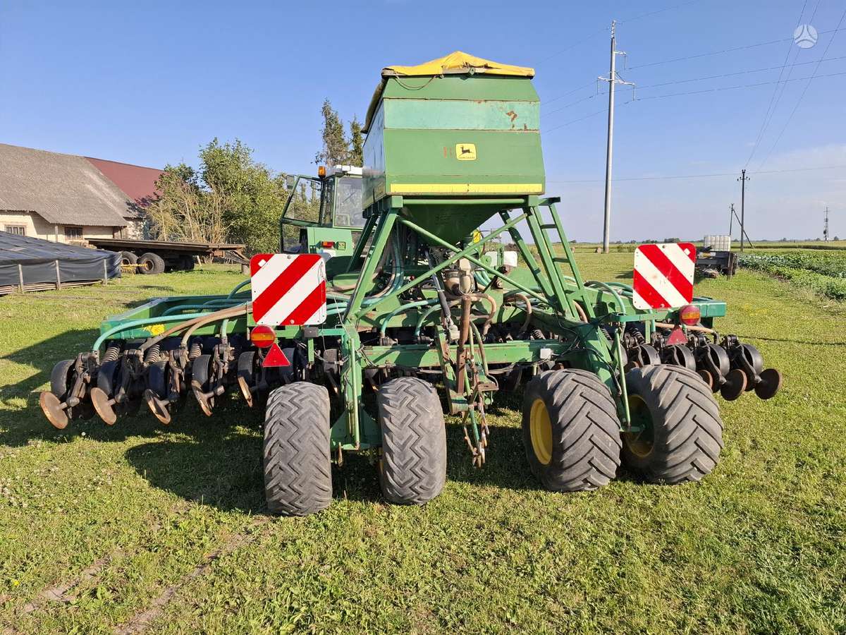 John Deere 750A, seeders, planters