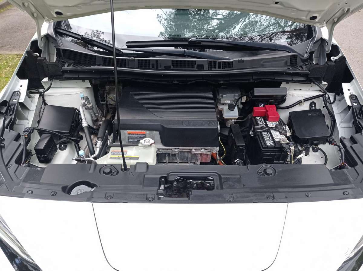 Nissan Leaf, 40 kWh, hatchback