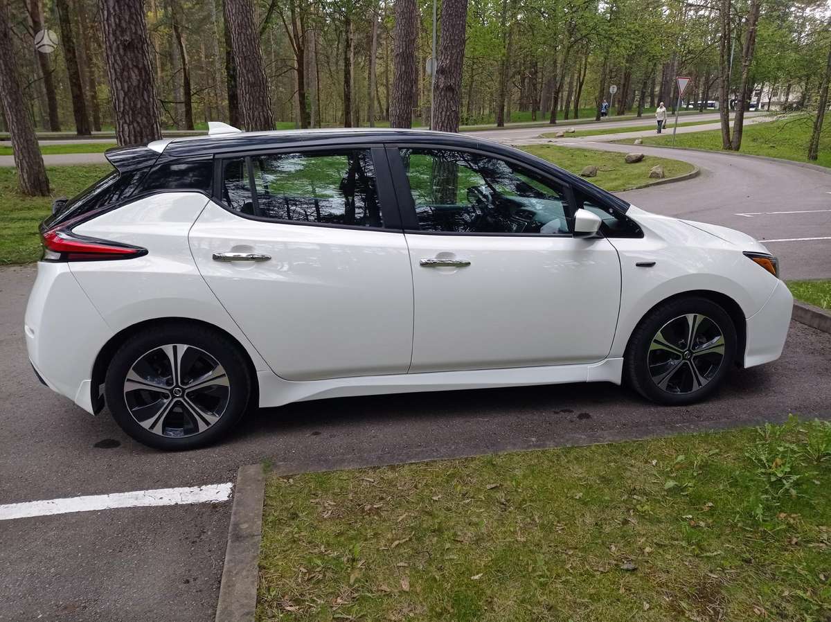 Nissan Leaf, 40 kWh, hatchback
