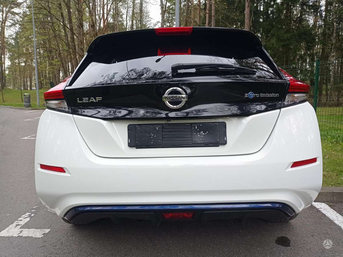 Nissan Leaf, 40 kWh, hatchback