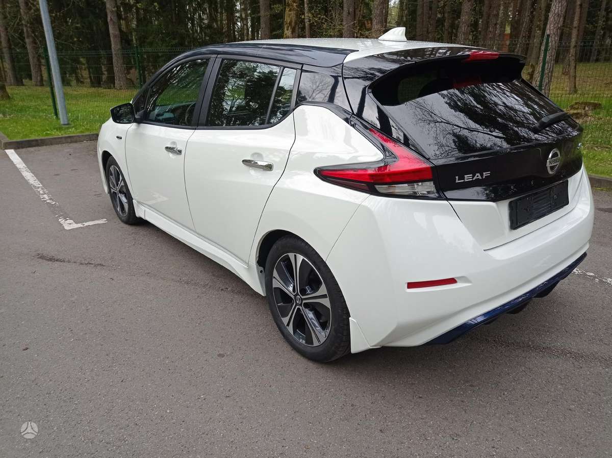 Nissan Leaf, 40 kWh, hatchback