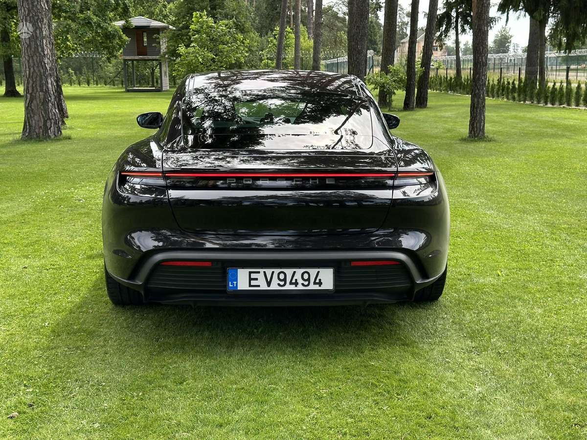 Porsche Taycan - 4