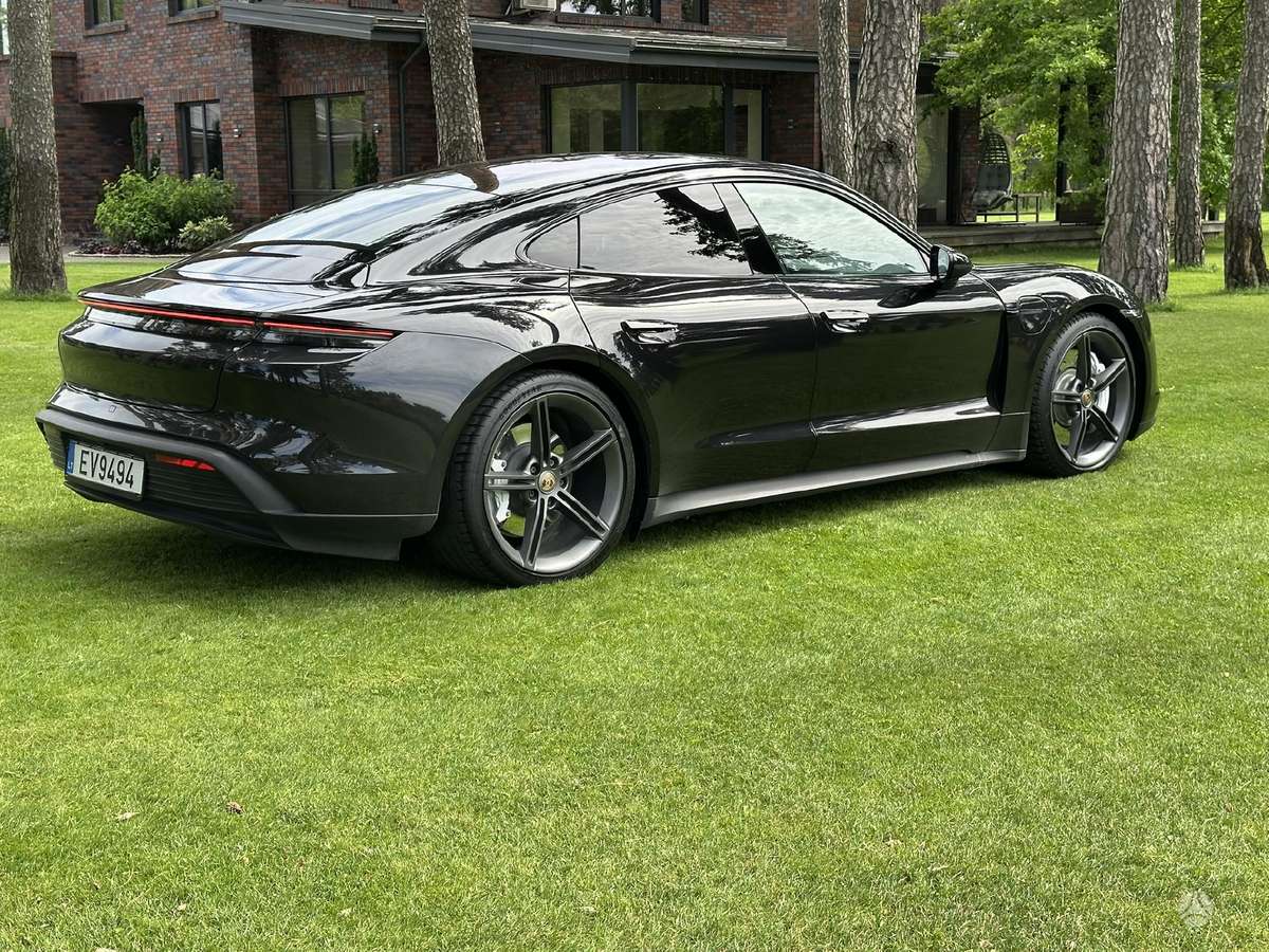 Porsche Taycan - 5