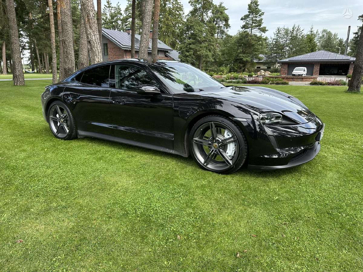 Porsche Taycan - 6
