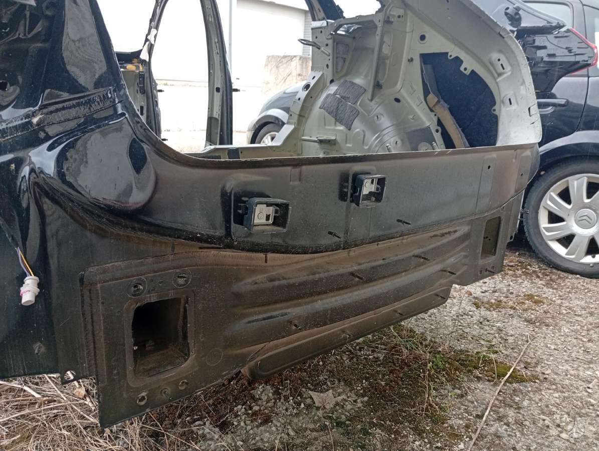 Audi e-tron frame rails (fornt, rear)