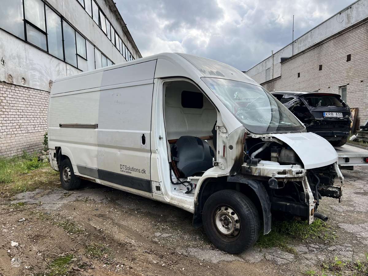 Peugeot Boxer, cargo vans