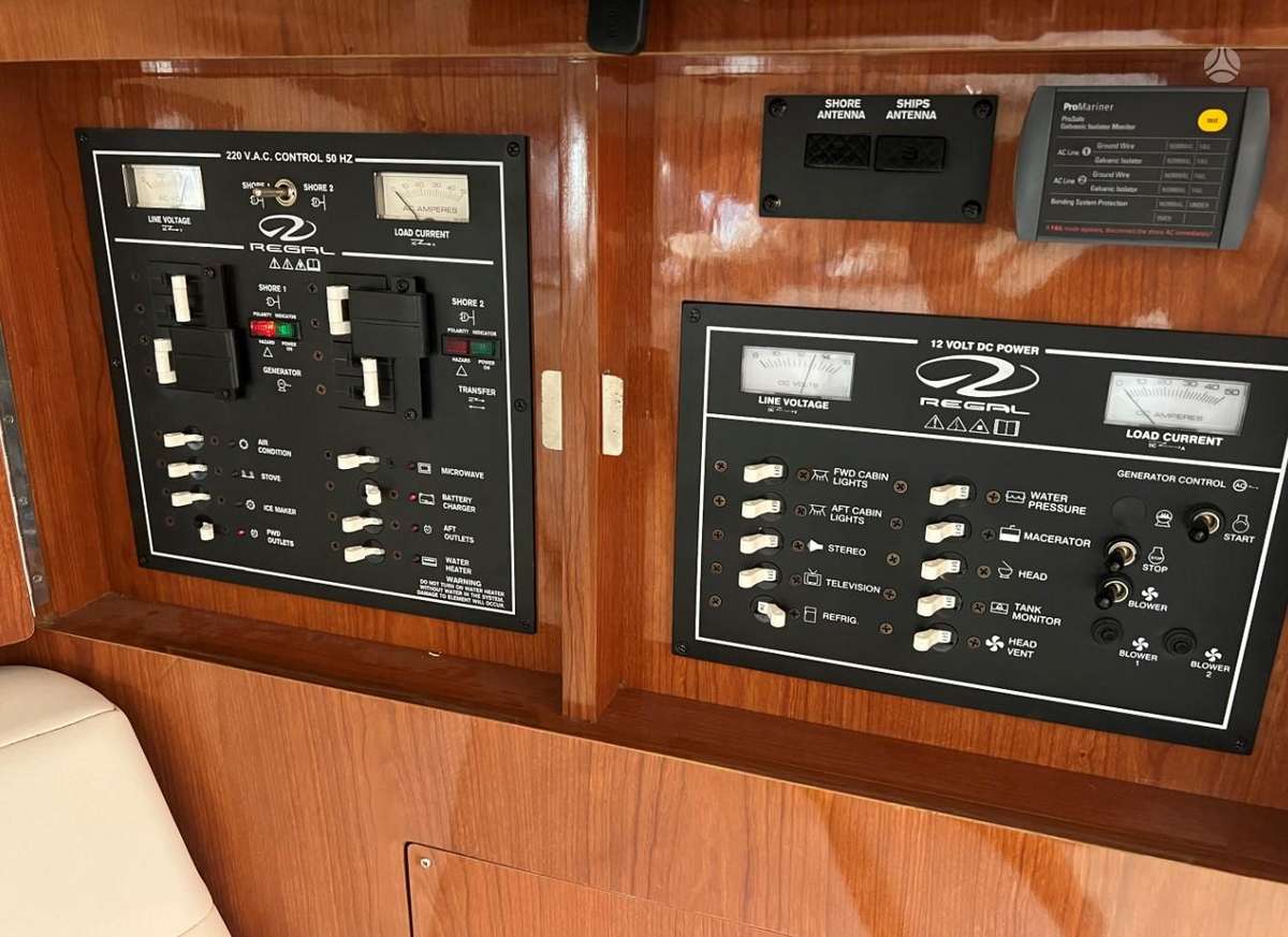 REGAL 3060 COMMODORE, яхты / катера
