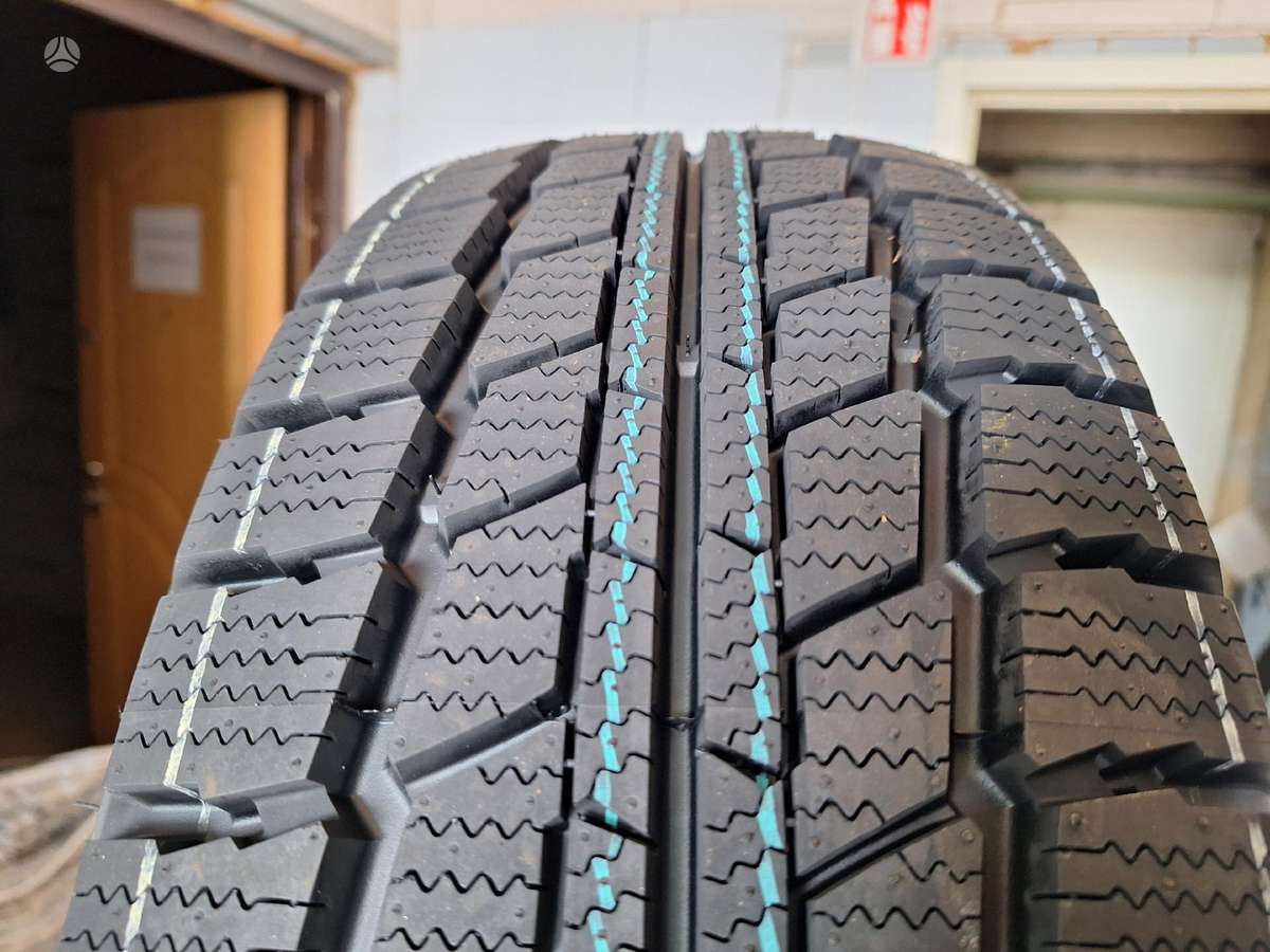 Triangle, winter 215/70 R15
