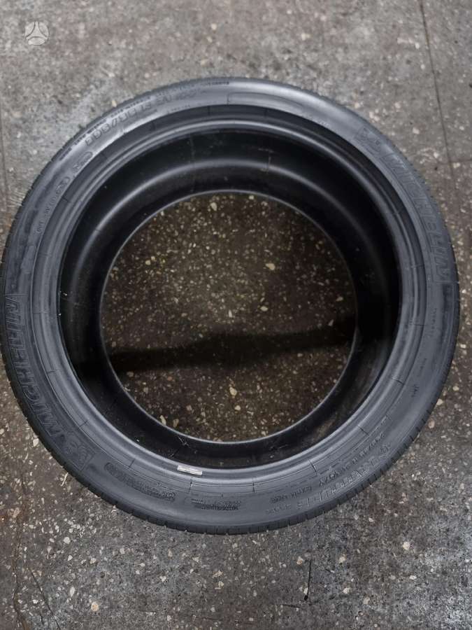 Michelin, vasaras 295/35 R21