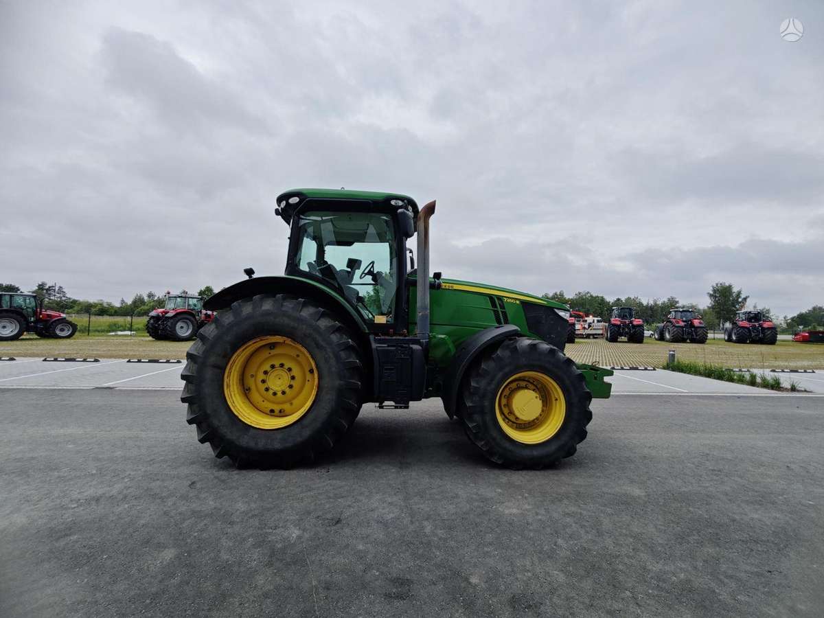 John Deere 7260R, traktori