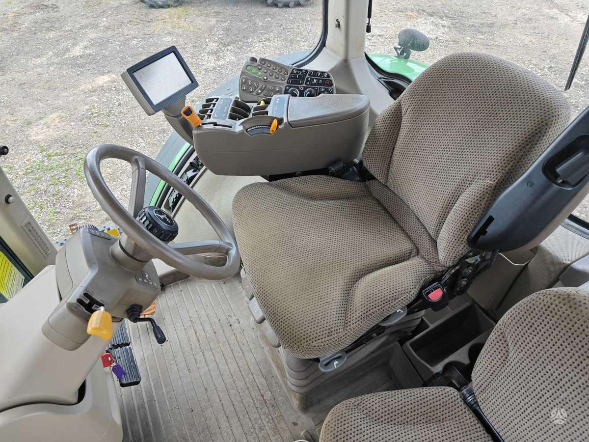 John Deere 7260R, traktori