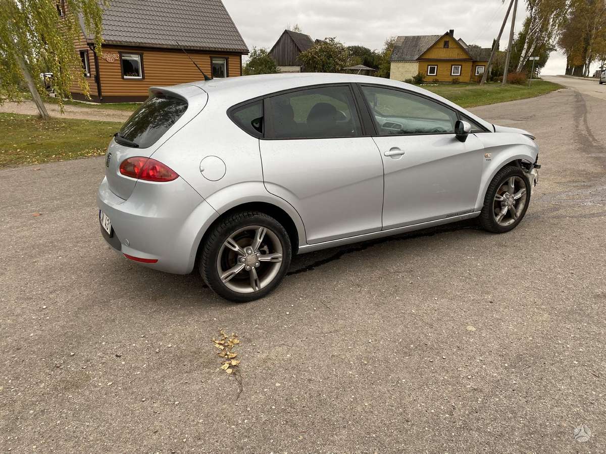Seat Leon, Dureles, kėbulo dalys