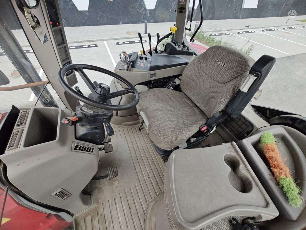 Case-IH Magnum 315, tractors