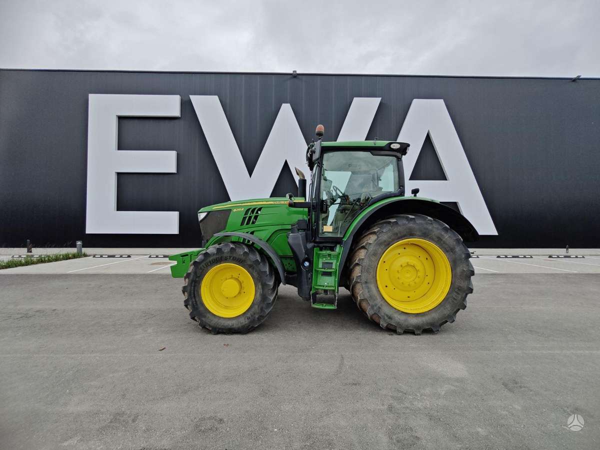 John Deere 6215R, traktoriai