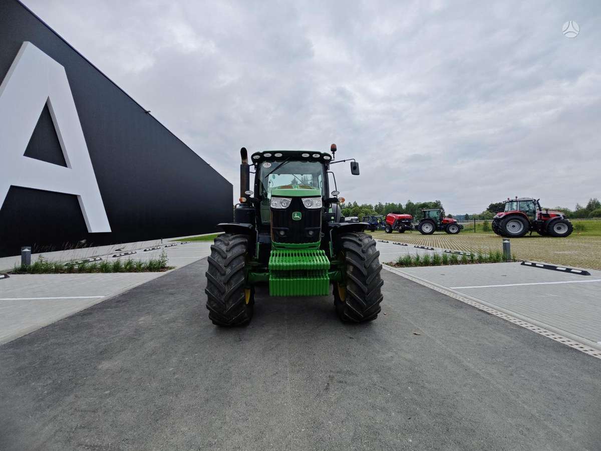 John Deere 6215R, tractors