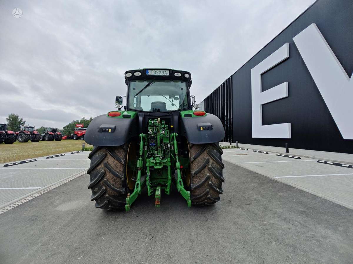John Deere 6215R, тракторы
