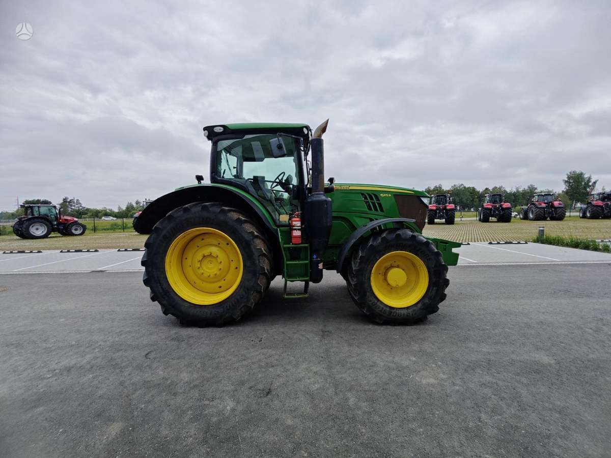John Deere 6215R, тракторы