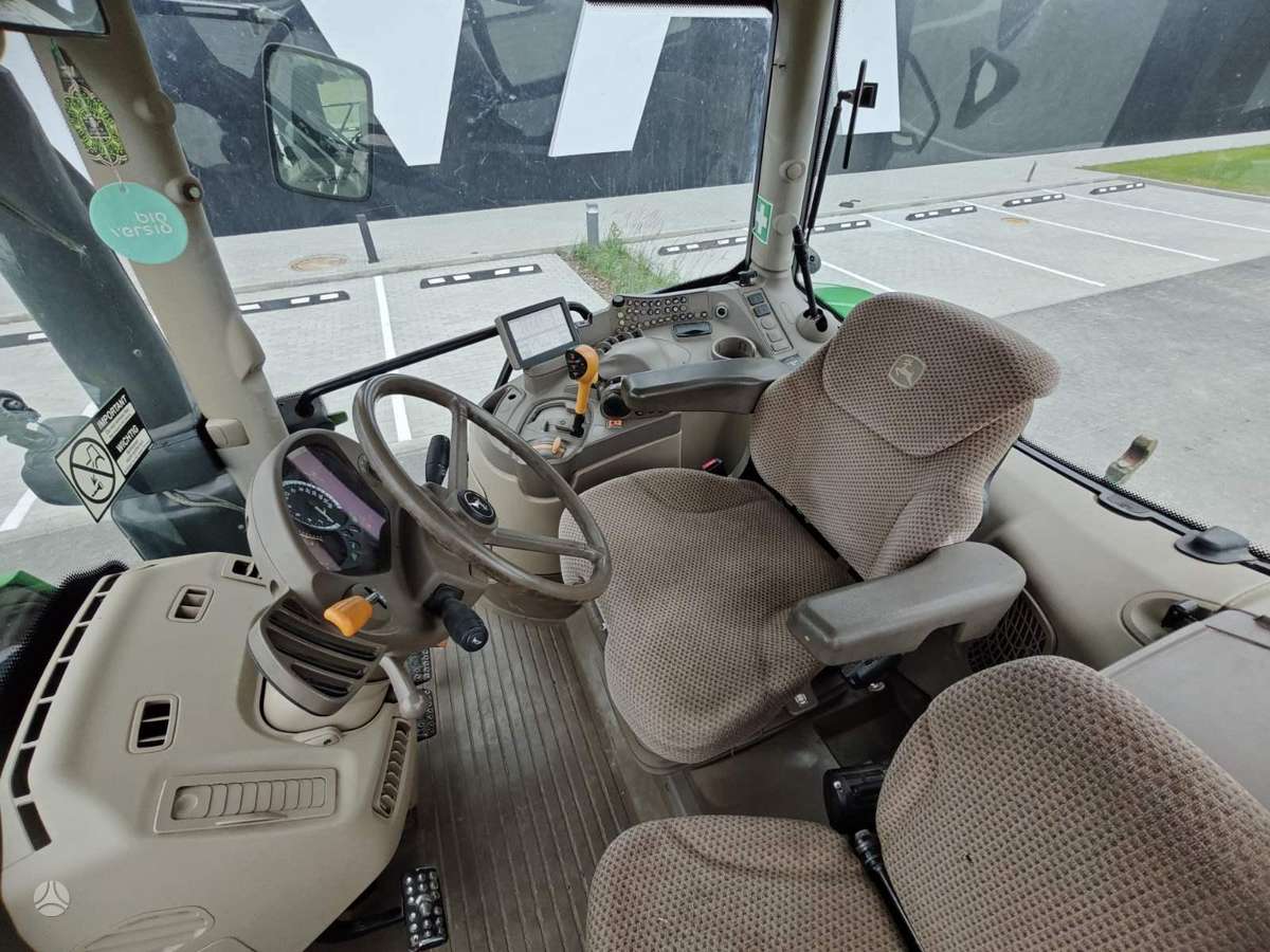 John Deere 6215R, тракторы