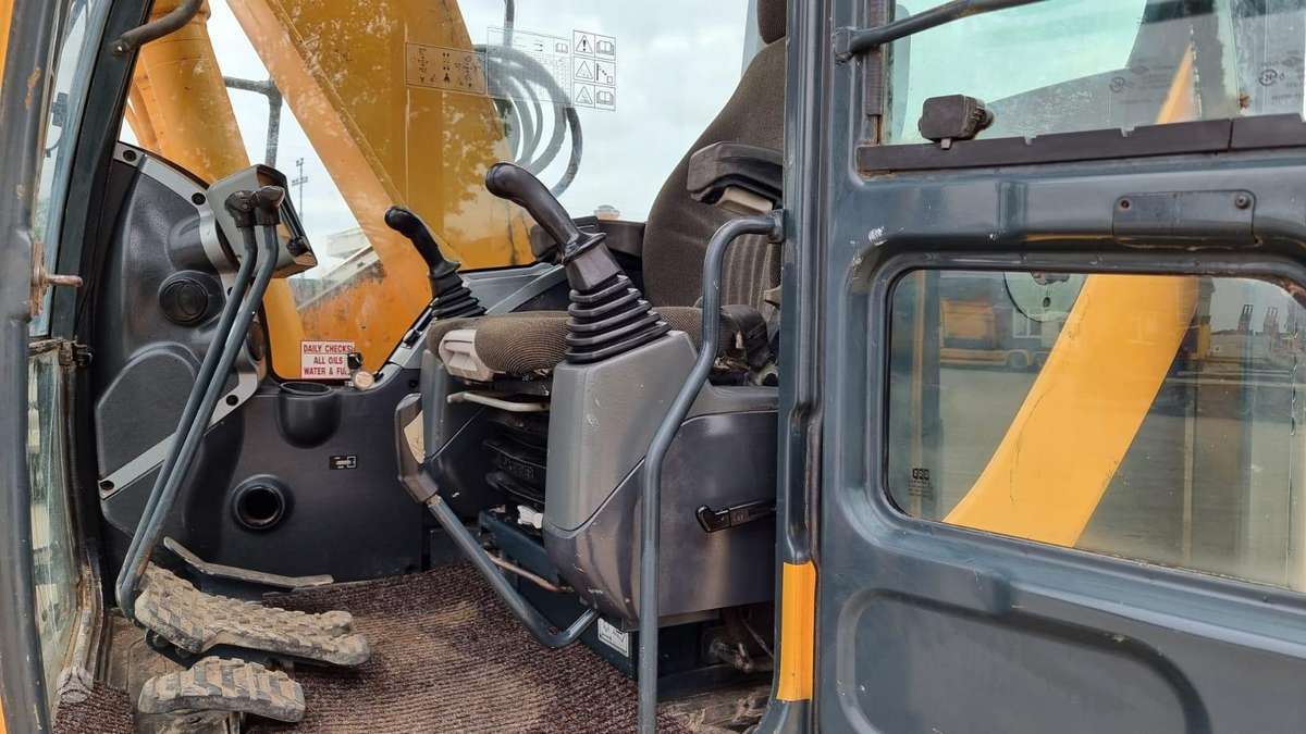 Hyundai ROBEX 145 LCR-9, excavator