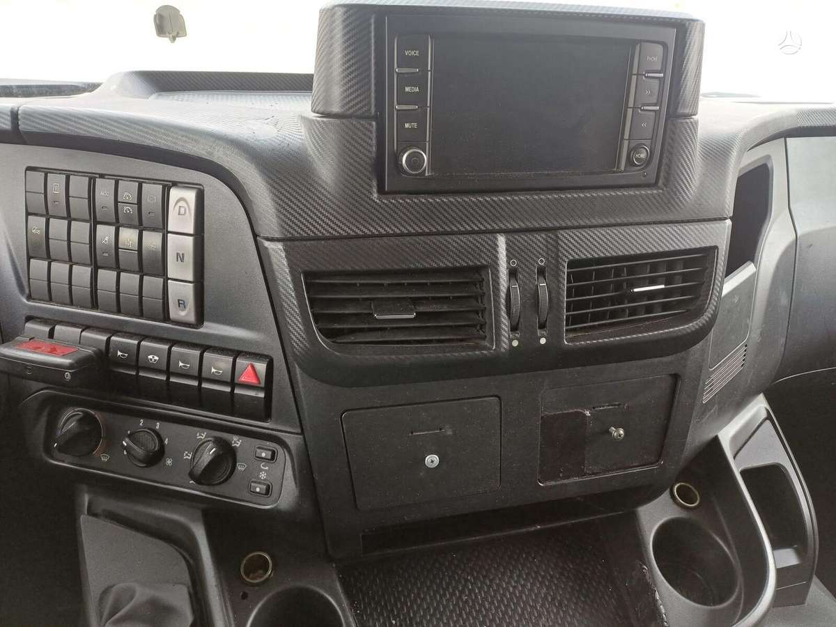 Iveco A190s + LOHR 2015, auto transporters