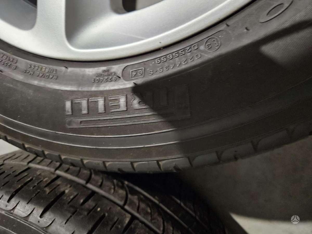 Audi Q7, lengvojo lydinio, R18