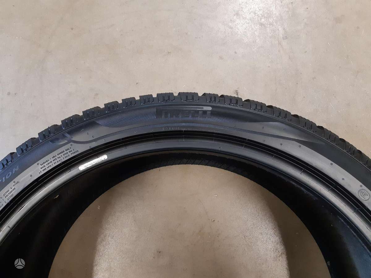 Pirelli 2023m PZero Winter 85%, winter 285/35 R23