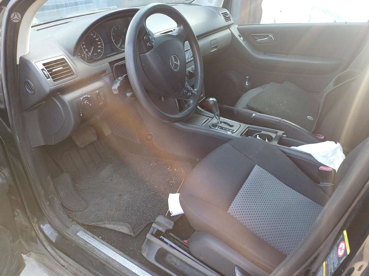 Mercedes-Benz A150 по частям