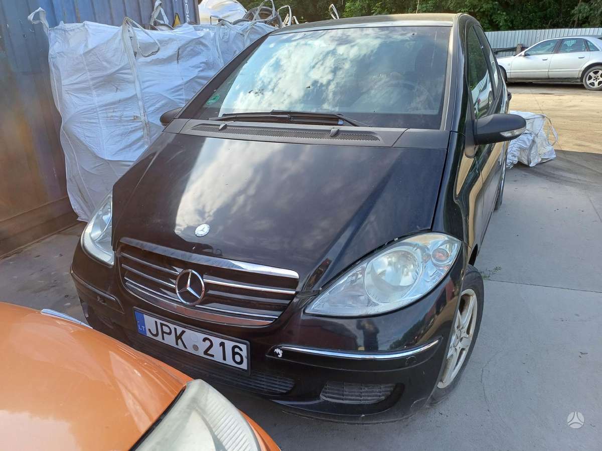 Mercedes-Benz A150 по частям