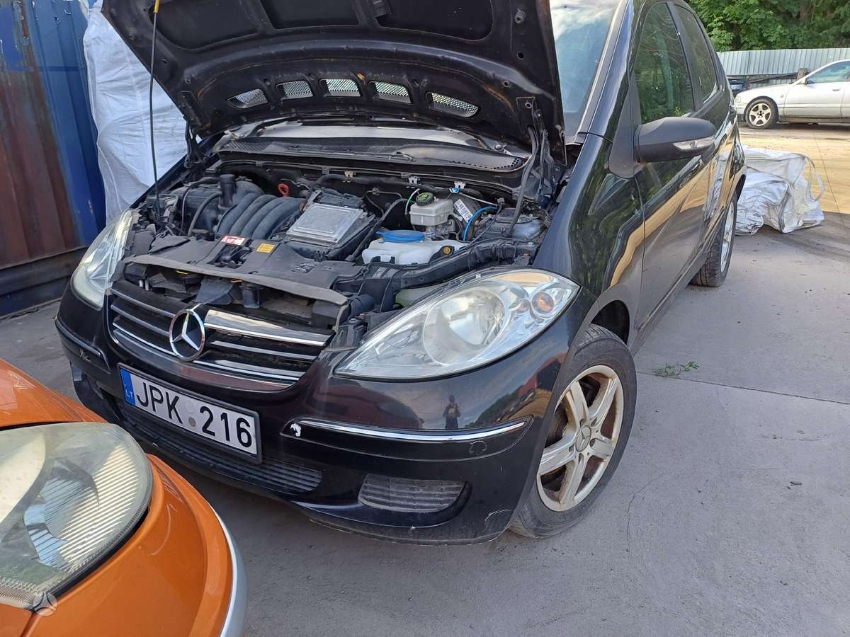 Mercedes-Benz A150 по частям