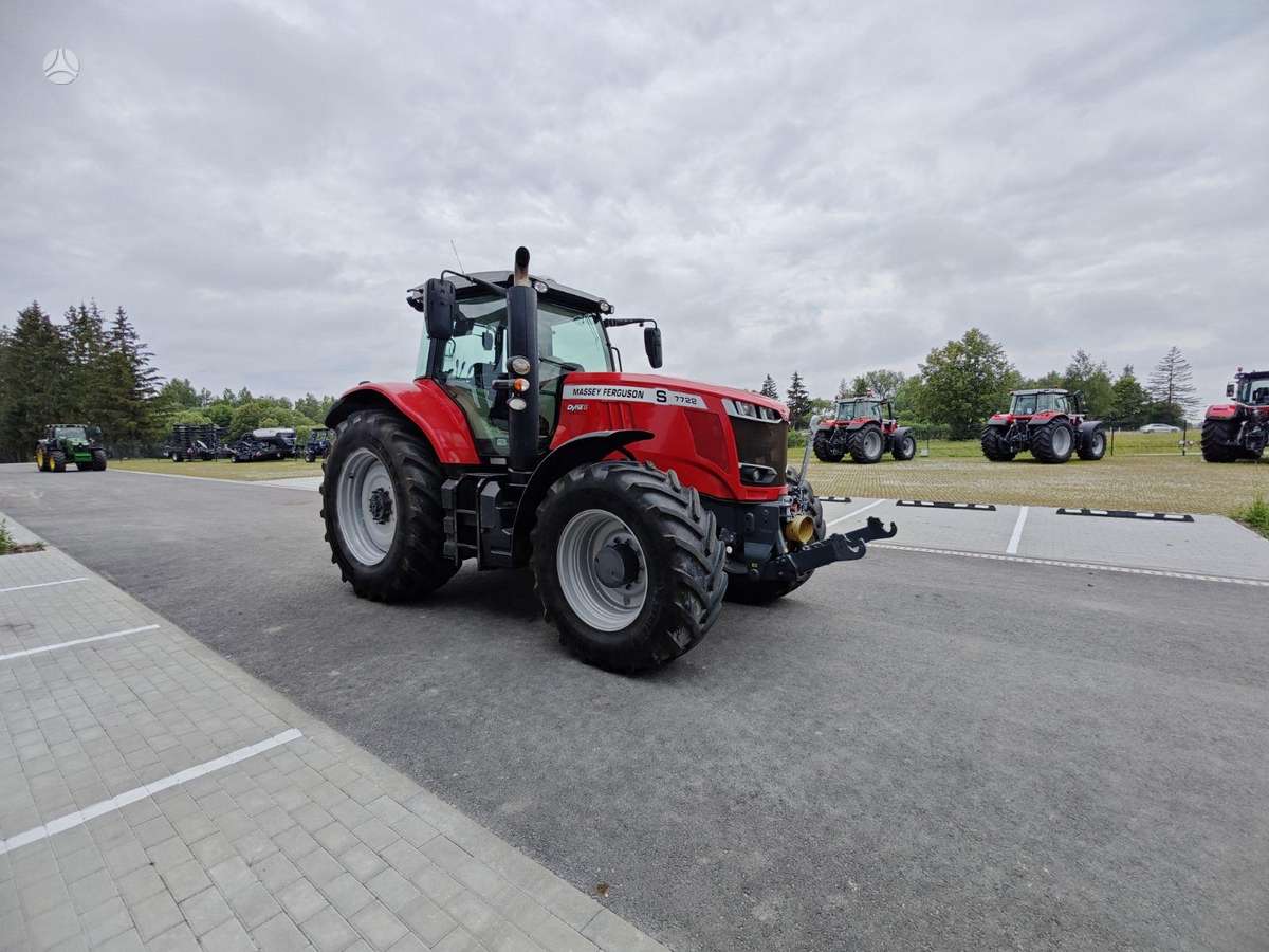 Massey Ferguson 7722, traktoriai