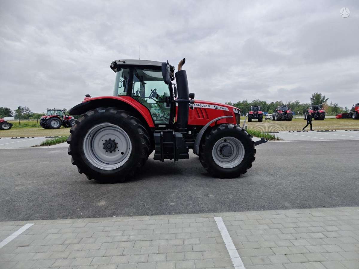 Massey Ferguson 7722, traktoriai