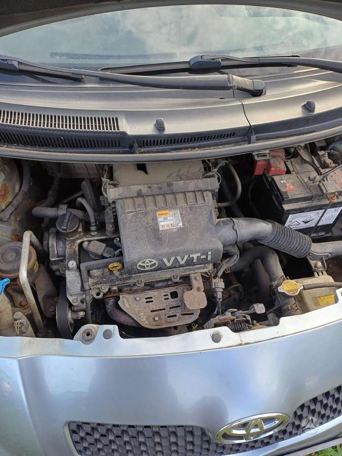 Toyota Yaris по частям