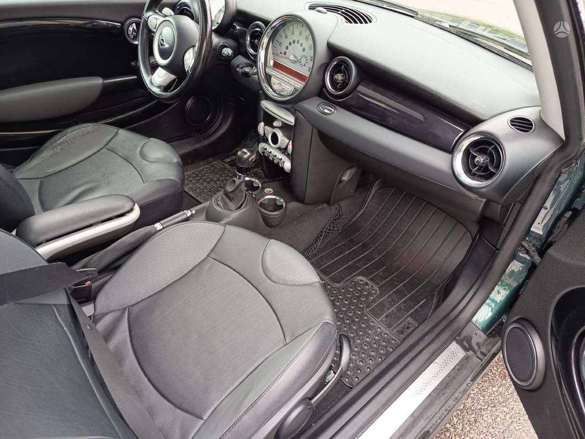 Mini Cooper S, 1.6 l., hatchback