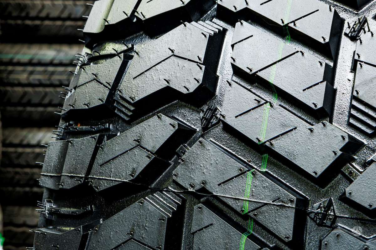 Radar Renegade R/T, summer 33/12,5 R18