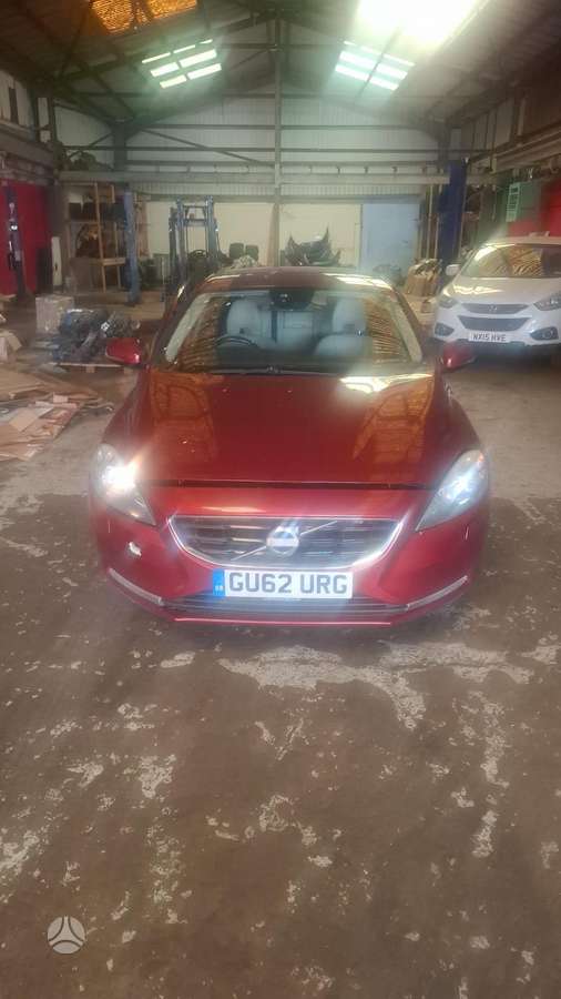 Volvo V40