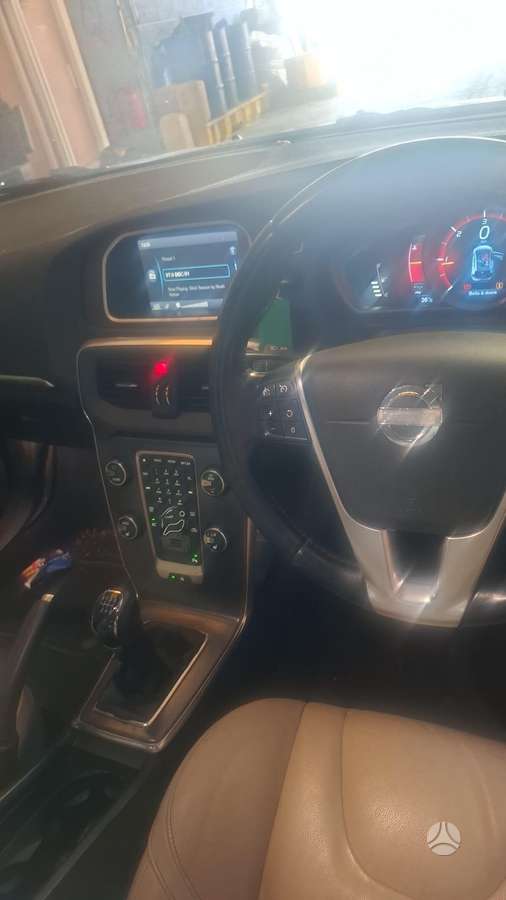 Volvo V40