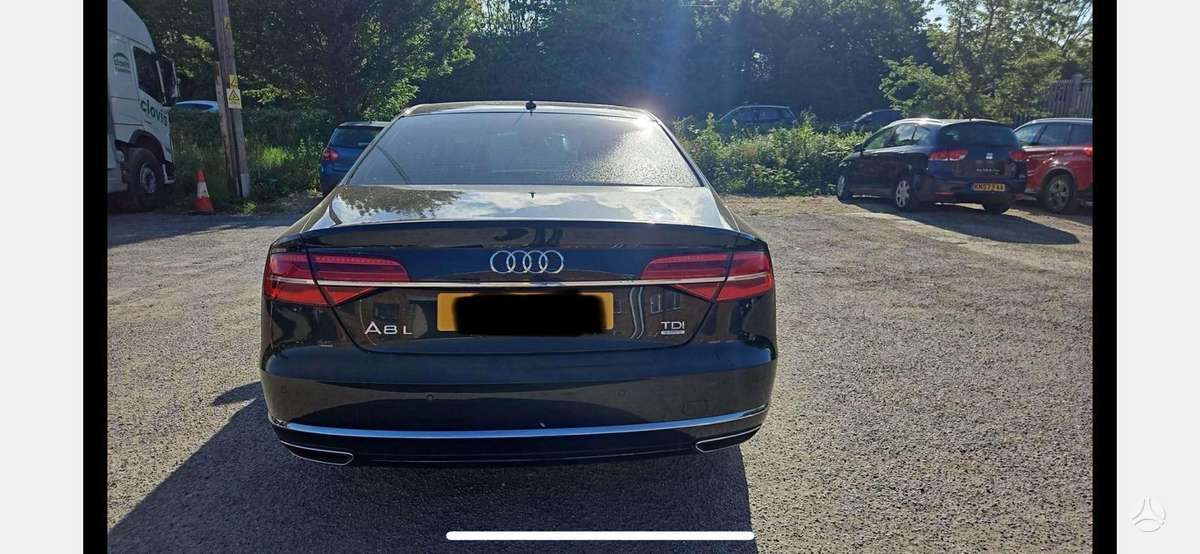 Audi A8 L