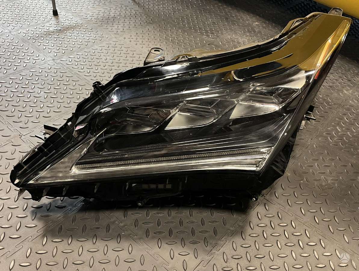 Lexus RX klasė kėbulo dalys
