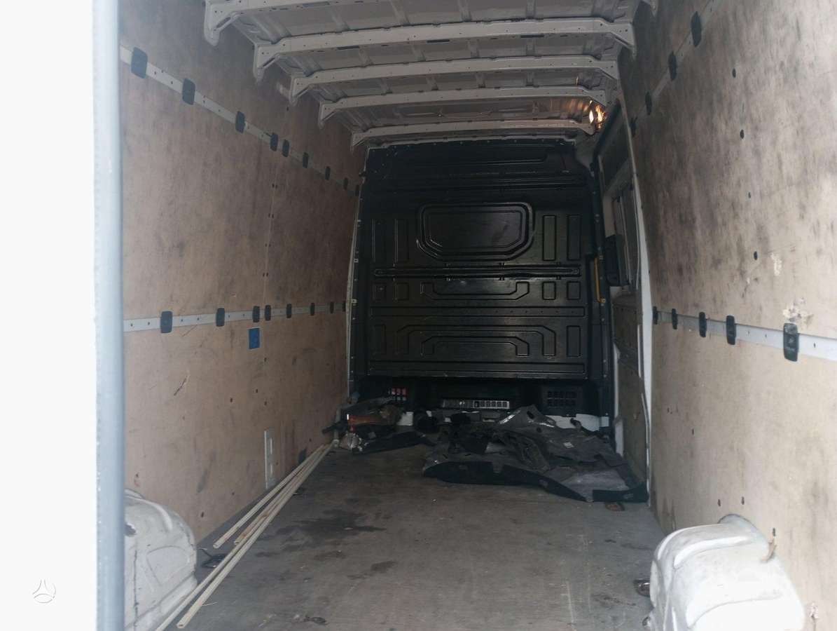 Volkswagen Crafter, cargo vans