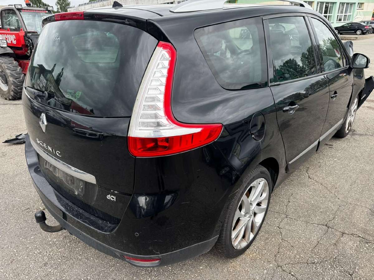 Renault Grand Scenic for parts