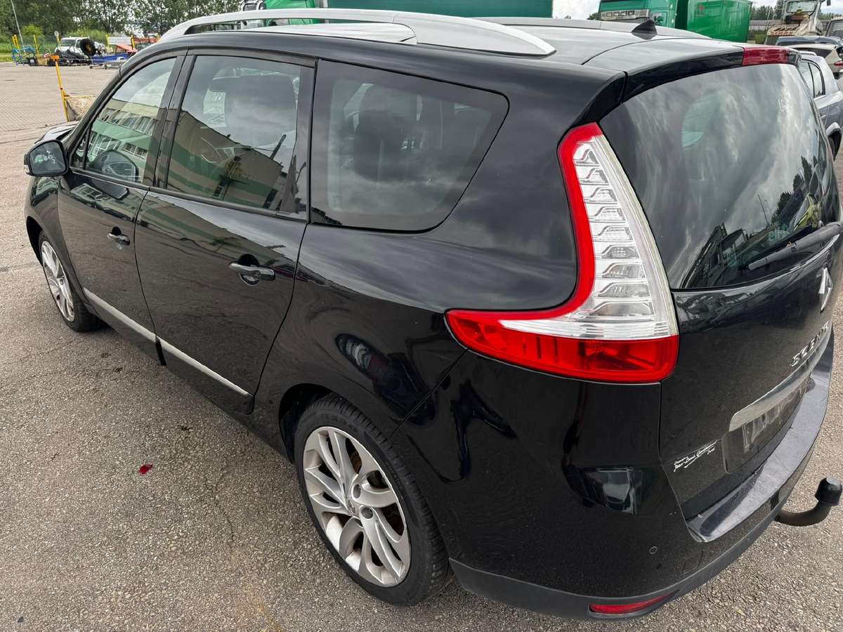 Renault Grand Scenic dalimis