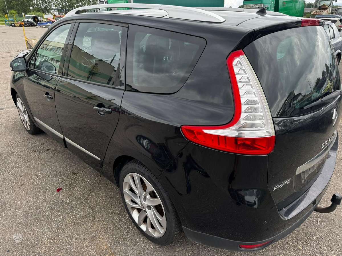 Renault Grand Scenic for parts